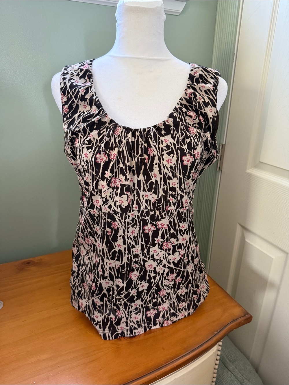 Nine West Black Floral Scoop Neck Tank Top